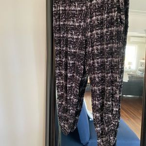 A-Line Hawaii Ruched Cropped Pant